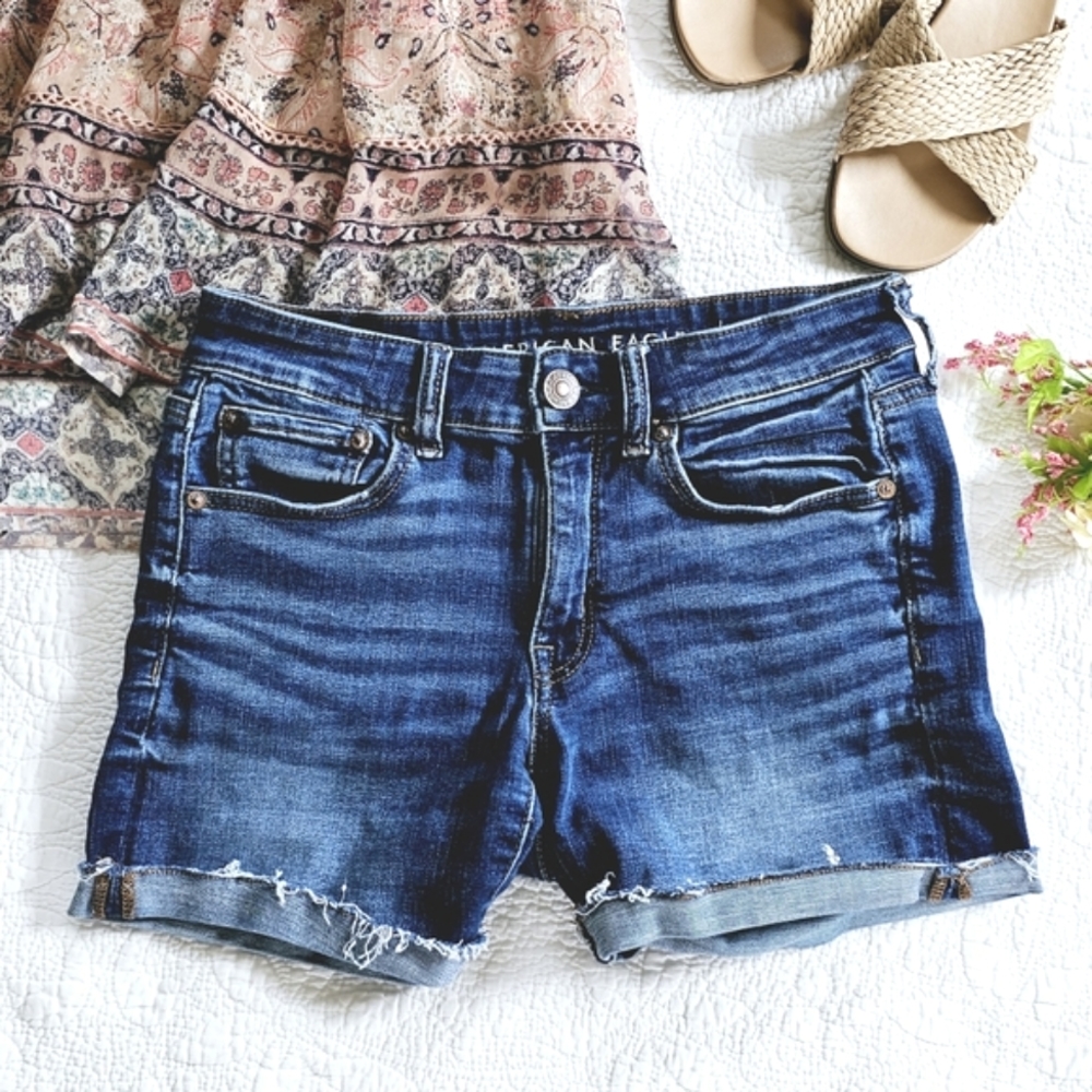 American Eagle Outfitters Women's Jean Shorts Size 6 Blue Denim Cutoffs Midi